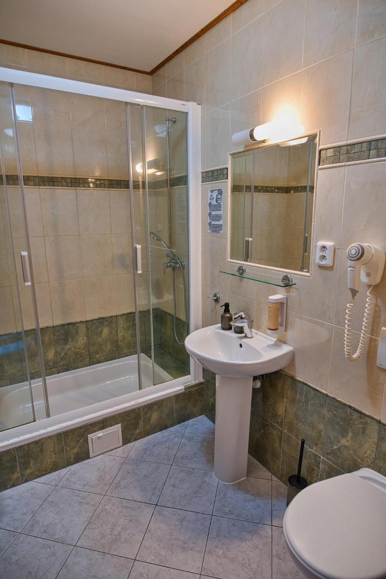 Hotel U Lipy Krusovice 외부 사진