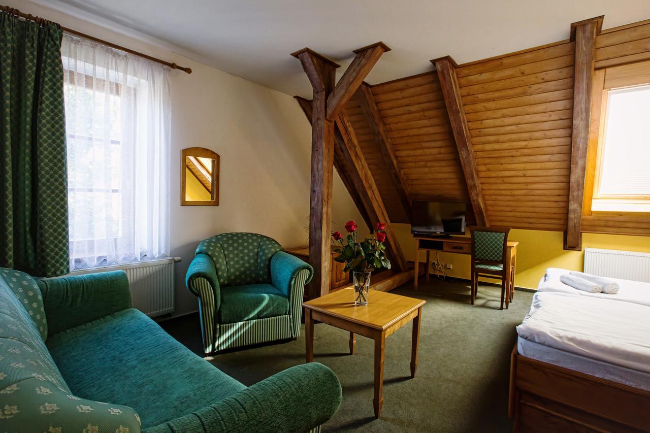 Hotel U Lipy Krusovice 외부 사진