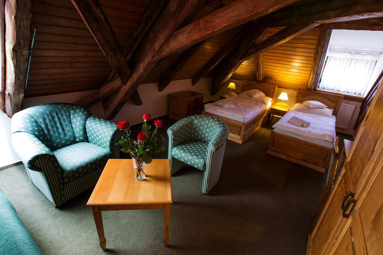 Hotel U Lipy Krusovice 외부 사진